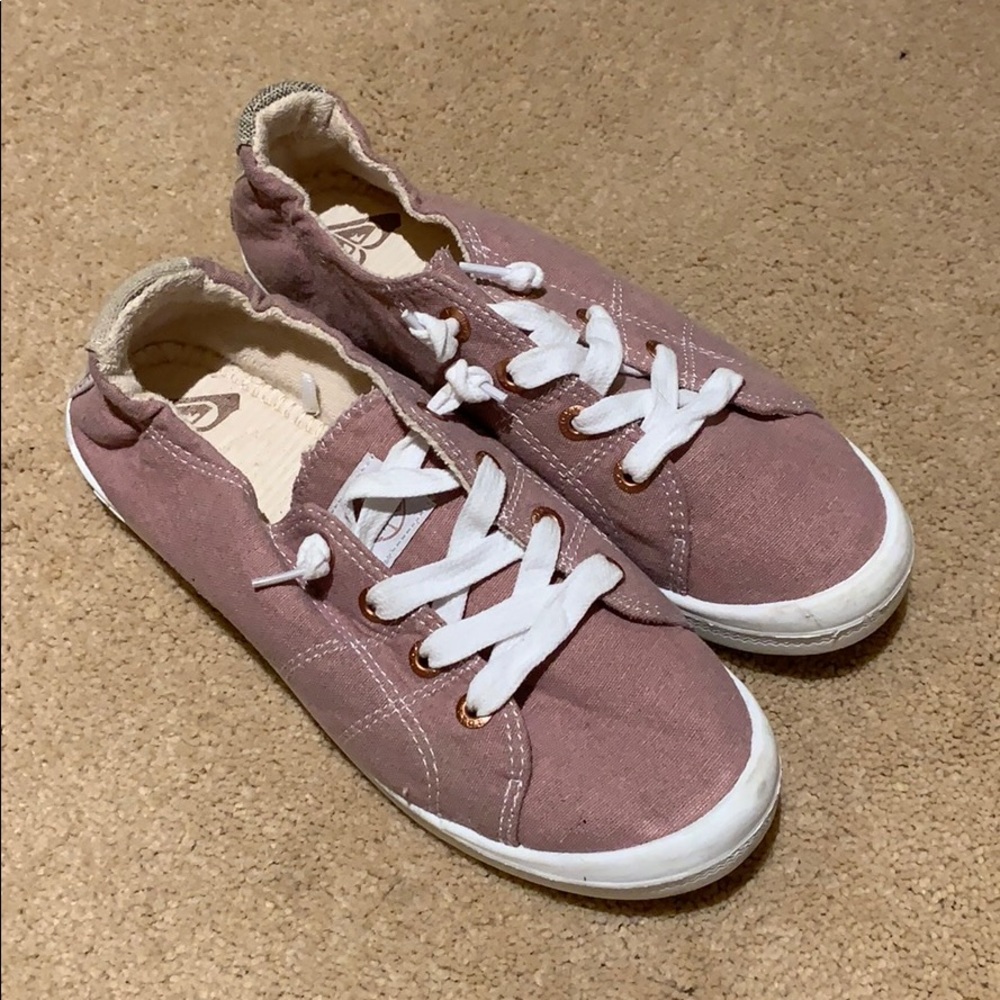 Roxy sneakers